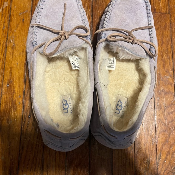 Ugg Dakota Slippers, size 9, periwinkle - Picture 2 of 5